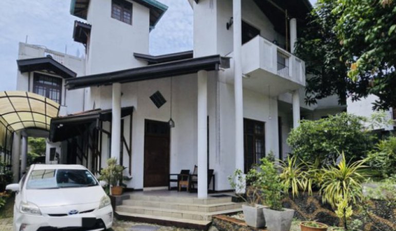 Luxury House for Sale in Piliyandala - Mampe